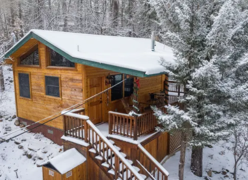 Charming Cabin with Scenic Views and Cozy Fireplace - Idyllic Retreat