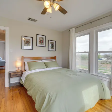 Pet-Friendly Texas Retreat w/ Deck & Gas Grill!