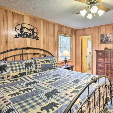 Secluded 'Lavinder Laurel Leaf Cottage' Near Creek