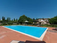 Apartment in Laterina with pool - Homestays