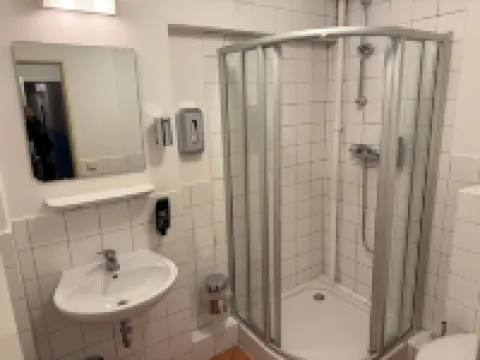 Pension Alpha - Frankfurt City Central Station