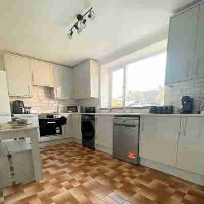 Your Home-from-Home - Business & Families - 6 Beds Others