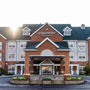 Country Inn & Suites by Radisson, Milwaukee West (Brookfield), WI