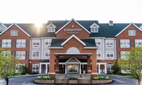 Country Inn & Suites by Radisson, Milwaukee West (Brookfield), WI