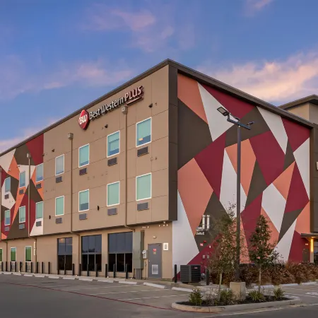 Best Western Plus Pearland/Houston Medical Center Hotel