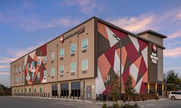 Best Western Plus Pearland/Houston Medical Center Hotel