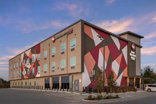 Best Western Plus Pearland/Houston Medical Center Hotel