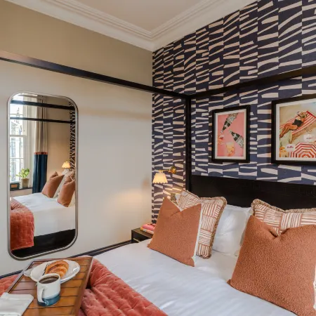 Pembroke House | 1 Bed apartment | Four Poster