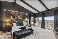Built Into A Mtn - Heated Pool & Lounge - Private Pools