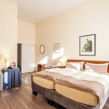 Top CityLine Klassik Altstadt Hotel Lübeck Hotels near Museum Behnhaus / Drägerhaus