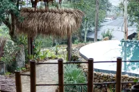 Puluong Qui E Ora - Pool
