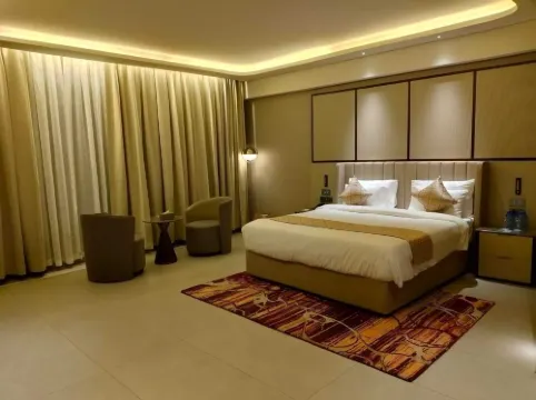 La Belle- The Business Hotel