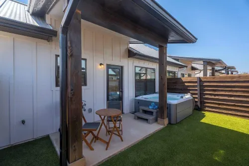 Ricky's Roost with Hot Tub