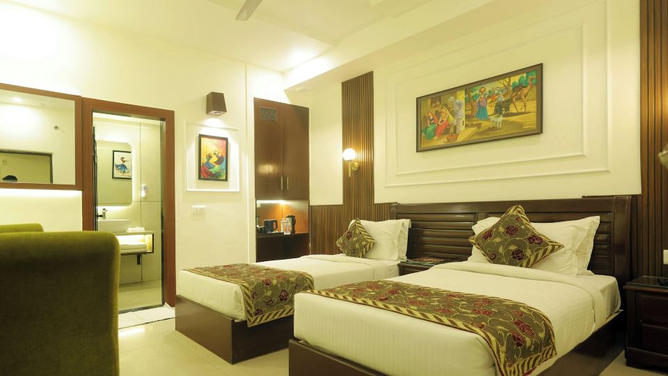 Taj Inn Hotel