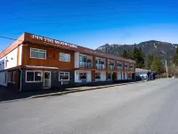 Inn the Mountains Hotels in Hope