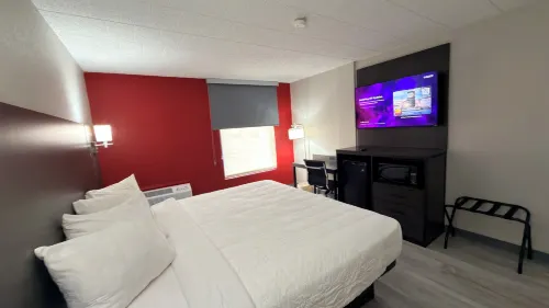 Ramada by Wyndham New Kensington - Bares