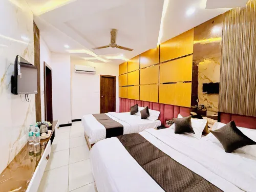 Hotel Hira Palace
