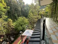 La Wong Creek at Pang Hi Hotels near IDENDROPHILE 54