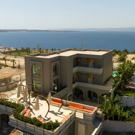 No908 Sunset Hotel