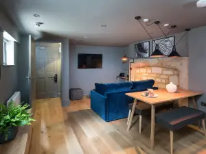 Hiding Space - Trim Street Apartments