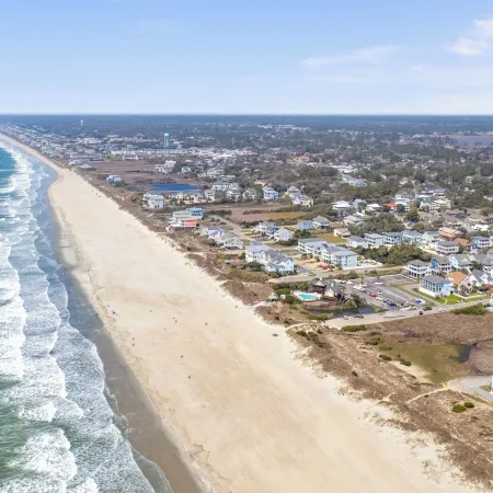 Spacious Coastal Gem on Oak Island 100 Yds to Sand