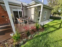 Farmstay Peppercorn Cottage.  Space to appreciate. Hotels in Gnarwarre