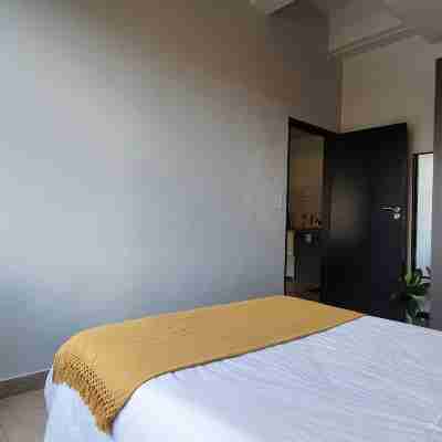 15 Sunny 1-Bedroom Apartment Rooms