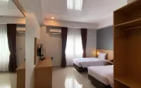 Wilo Hotel Bengkulu - Pools