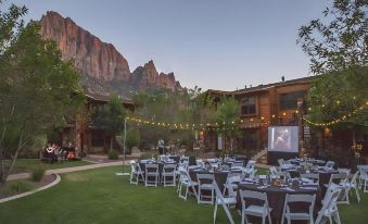 Cable Mountain Lodge