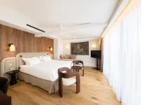 Neuilly Park Hotel