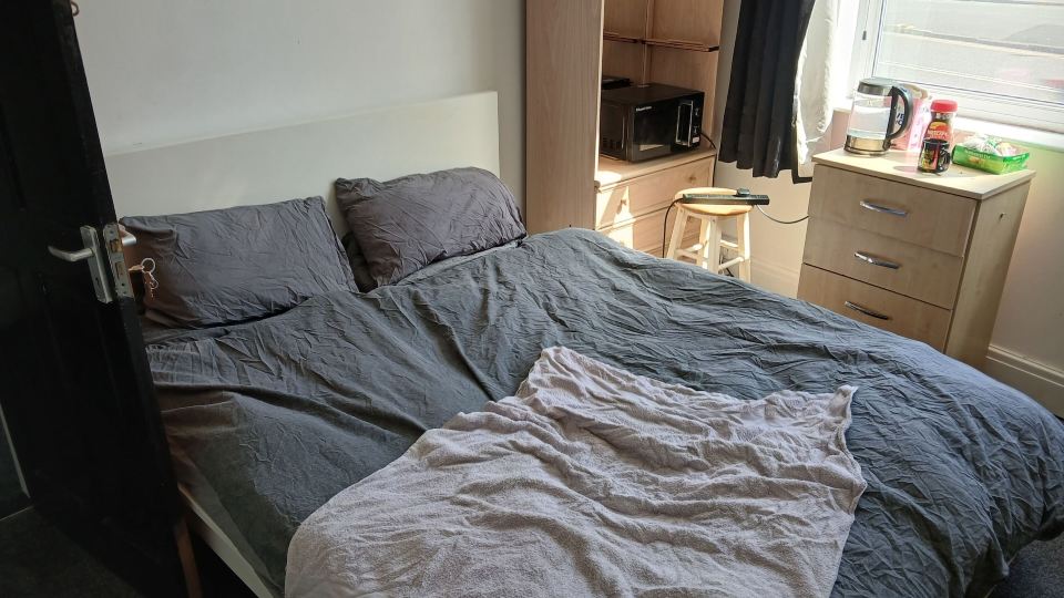 Room in Town Centre