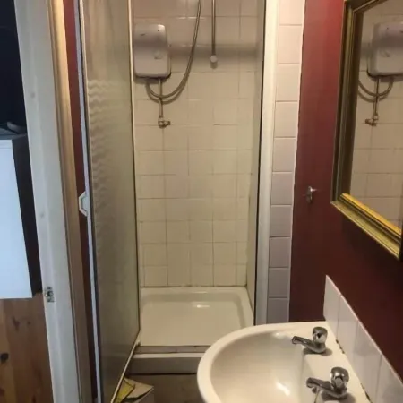 Room in Town Centre Отели рядом с достопримечательностью «Ноузли-роуд»