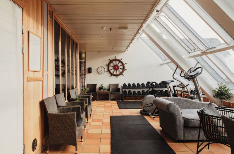 Home Hotel with photo 4