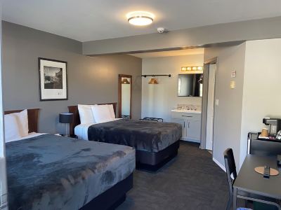 Monashee Lodge