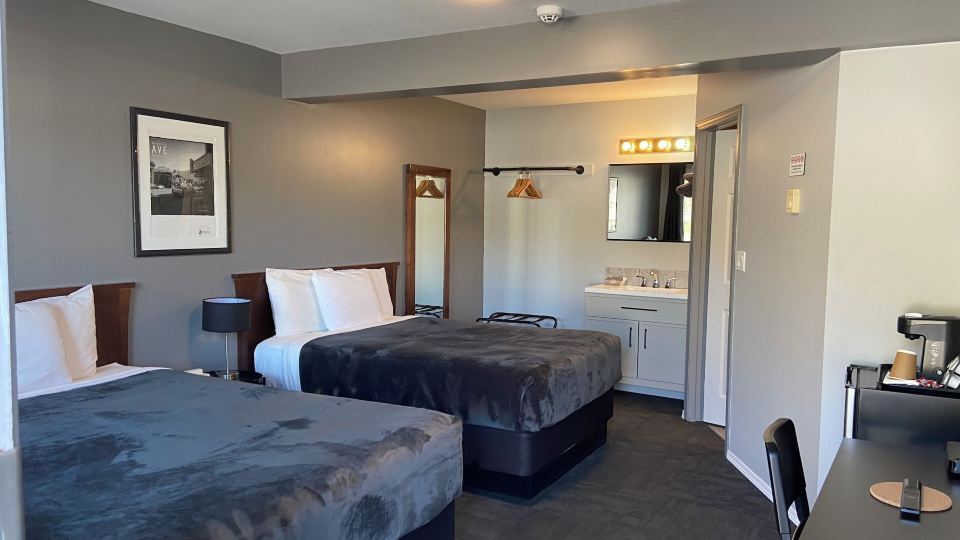 Monashee Lodge