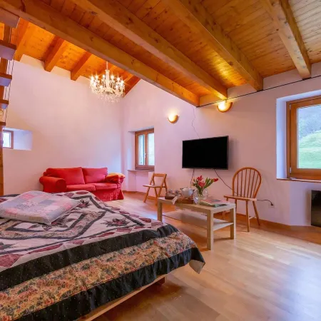 Casa Gialla Lake Lugano Townhouse for 5 - Happy Rentals