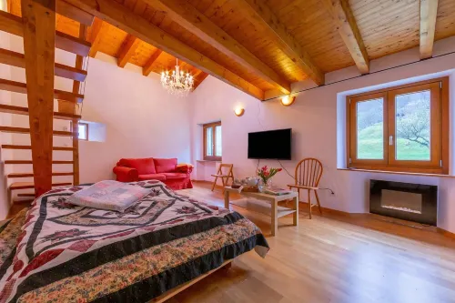 Casa Gialla Lake Lugano Townhouse for 5 - Happy Rentals - บังกะโล