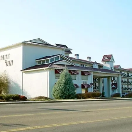 Landmark Inn Отели в г. Севьервилл