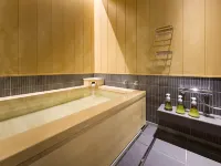โรงแรมบีคอนอะโนมิชิ - ที่มีอ่างอาบน้ำ