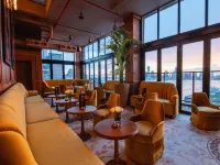 Hotel Hugo SoHo Hotels near Pershing Field