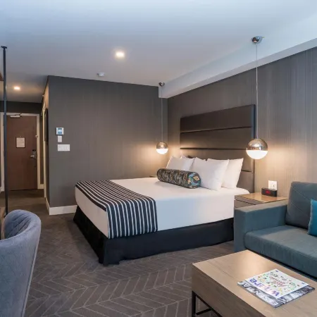Sandman Signature Calgary Airport Hotel