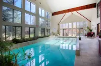 Luxurious Mountain Retreat With Pool