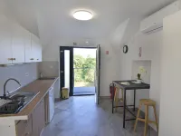 Lovely apartment for a comfortable stay Hotels in Plovanija