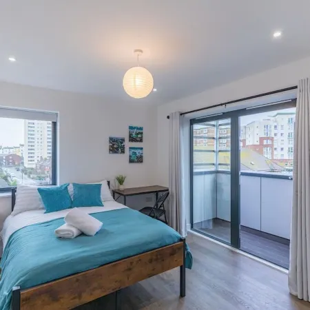 Seafront Penthouse w/ Balcony Central Brighton