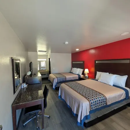 Motel 6 Sacramento, CA - Old Sacramento North Отели рядом с достопримечательностью «Капитол Парк»