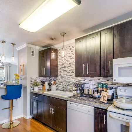 The Homestead Luxury-cozy 2BR Apartments Near SFA