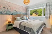 Bay View Cottage - Luxury Coastal Stay - 4-Star