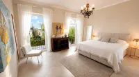 Algarve Stunning Villa by Homing