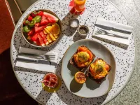 Tribe London Canary Wharf - breakfast
