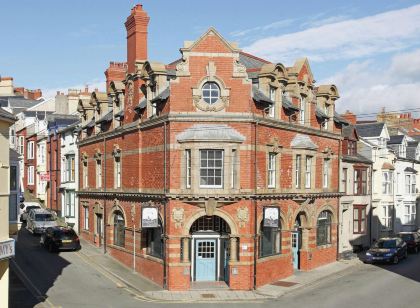 Castle Hotel